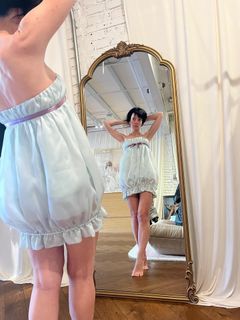 Lily Allen feet photo thumbnail