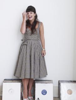 Lily Allen feet photo thumbnail