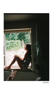 Lily Chee feet photo thumbnail