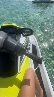 Lily Chee feet photo thumbnail