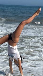 Lily Chee feet photo thumbnail