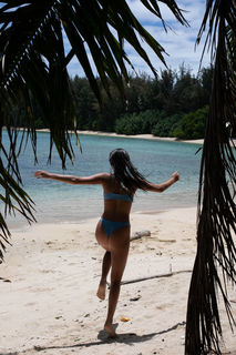 Lily Chee feet photo thumbnail