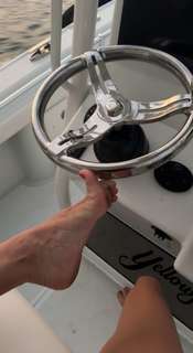 Lily Chee feet photo thumbnail