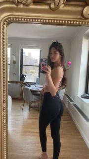 Lily Chee feet photo thumbnail
