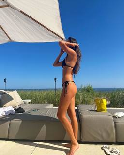 Lily Chee feet photo thumbnail