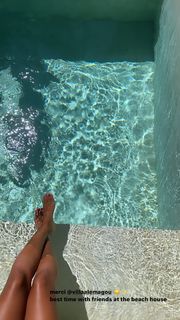 Lily Chee feet photo thumbnail