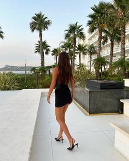 Lily Chee feet photo thumbnail