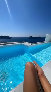 Lily Chee feet photo thumbnail