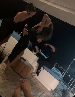 Lily Chee feet photo thumbnail