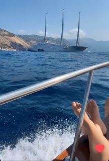 Lily Chee feet photo thumbnail