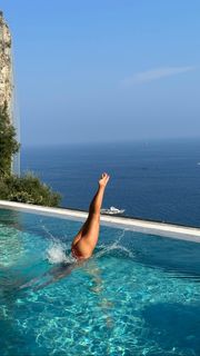 Lily Chee feet photo thumbnail