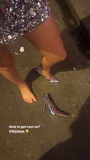 Lily Chee feet photo thumbnail