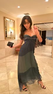 Lily Chee feet photo thumbnail