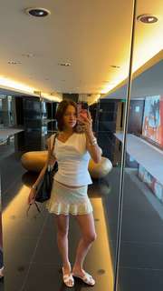 Lily Chee feet photo thumbnail