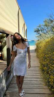 Lily Chee feet photo thumbnail