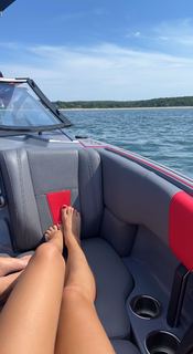 Lily Chee feet photo thumbnail