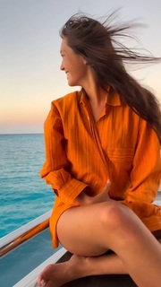 Lily Chee feet photo thumbnail