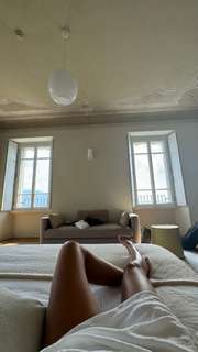 Lily Chee feet photo thumbnail