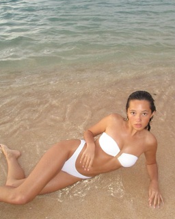 Lily Chee feet photo thumbnail