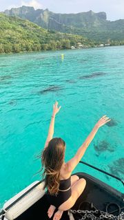 Lily Chee feet photo thumbnail