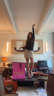 Lily Chee feet photo thumbnail