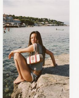 Lily Chee feet photo thumbnail