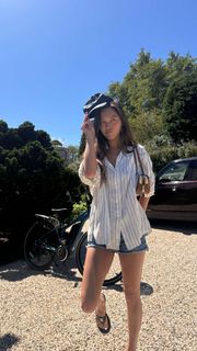 Lily Chee feet photo thumbnail