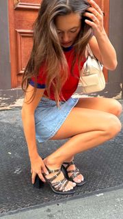 Lily Chee feet photo thumbnail