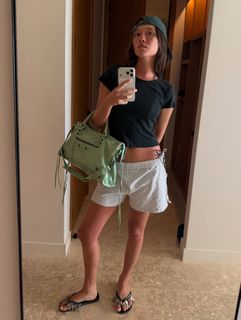 Lily Chee feet photo 2