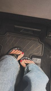 Lily Chee feet photo 18