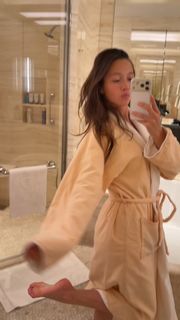 Lily Chee feet photo 15