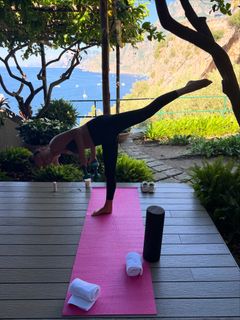 Lily Chee feet photo 5