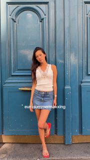 Lily Chee feet photo 3
