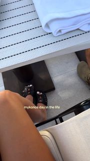 Lily Chee feet photo 6