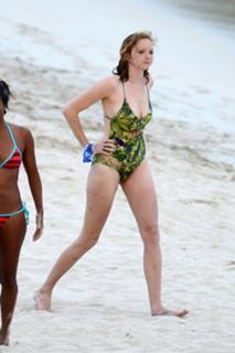 Lily Cole feet photo thumbnail