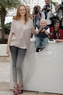 Lily Cole feet photo thumbnail