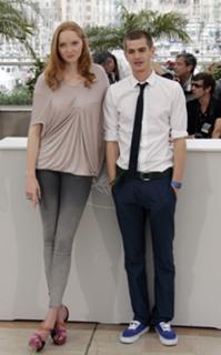 Lily Cole feet photo thumbnail