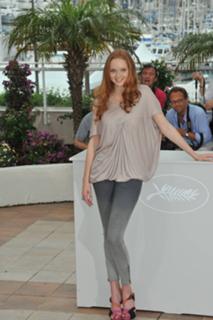 Lily Cole feet photo thumbnail