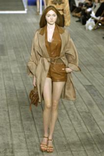 Lily Cole feet photo thumbnail