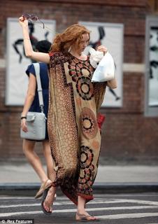 Lily Cole feet photo thumbnail