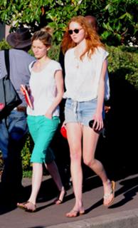 Lily Cole feet photo thumbnail