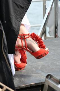 Lily Cole feet photo thumbnail