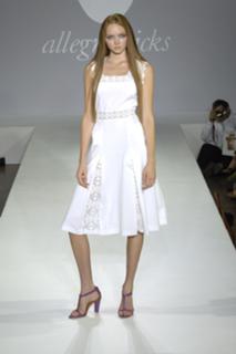 Lily Cole feet photo thumbnail