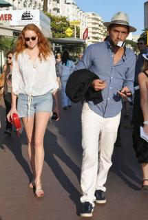 Lily Cole feet photo thumbnail