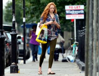 Lily Cole feet photo thumbnail