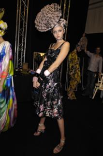 Lily Cole feet photo thumbnail