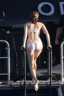 Lily Cole feet photo thumbnail