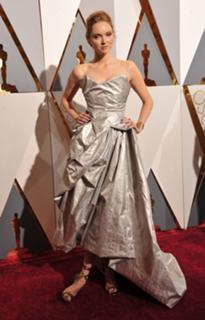 Lily Cole feet photo thumbnail