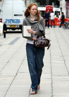 Lily Cole feet photo thumbnail