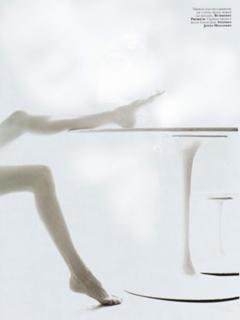 Lily Cole feet photo thumbnail